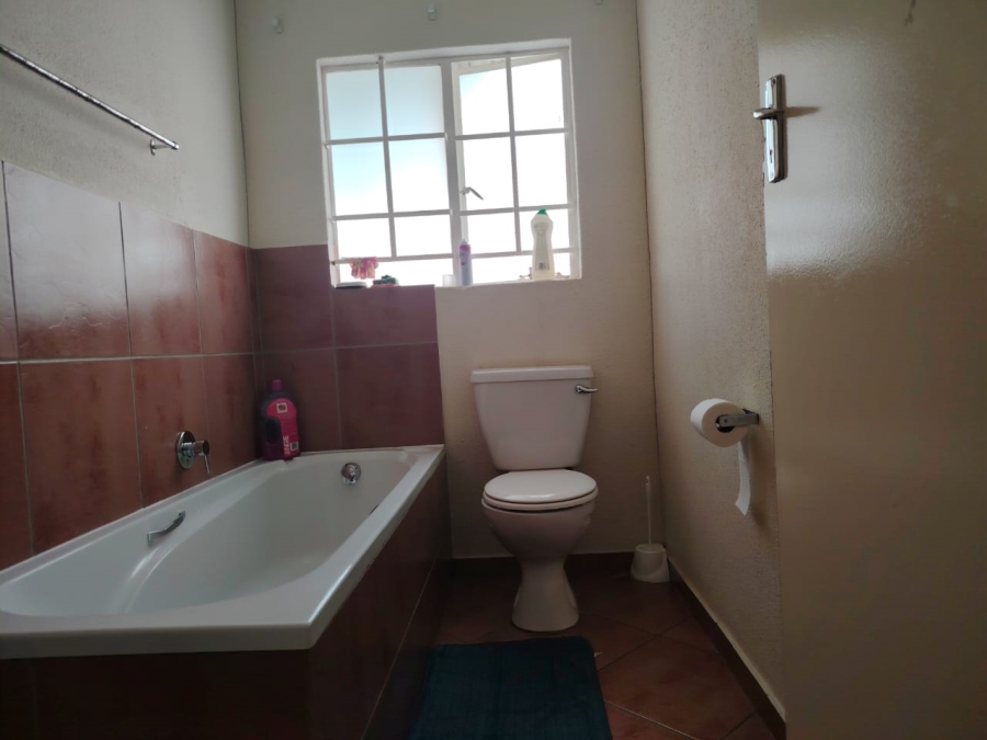 To Let 3 Bedroom Property for Rent in Elandspoort Gauteng
