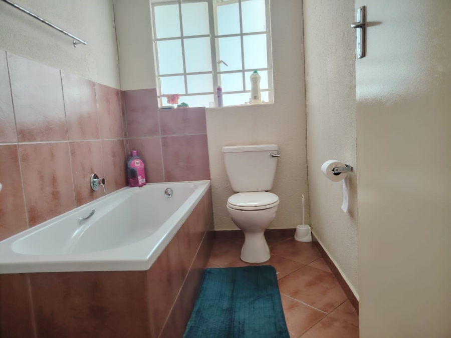 To Let 3 Bedroom Property for Rent in Elandspoort Gauteng