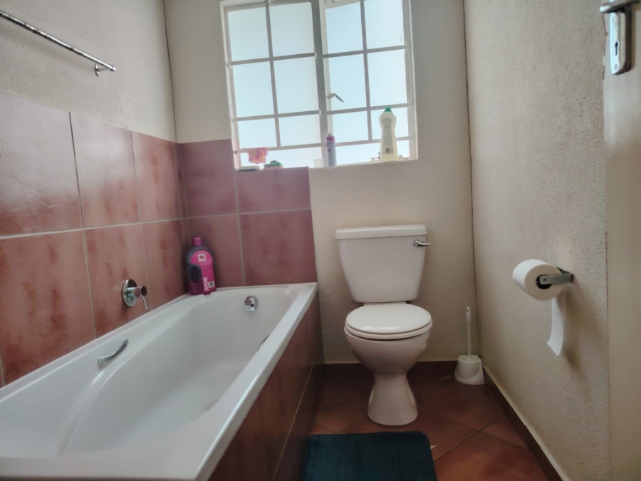 To Let 3 Bedroom Property for Rent in Elandspoort Gauteng