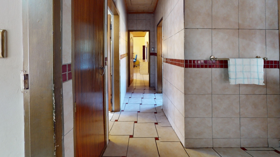 4 Bedroom Property for Sale in Mackenzie Park Gauteng