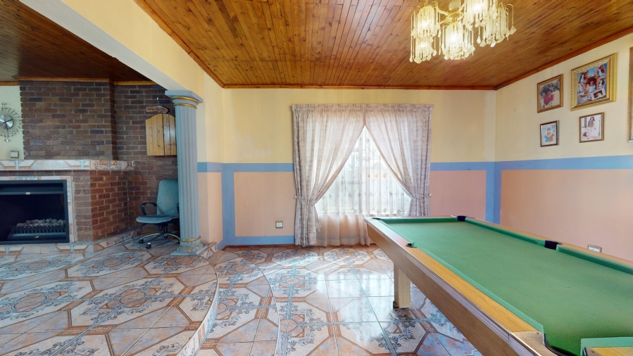 4 Bedroom Property for Sale in Mackenzie Park Gauteng