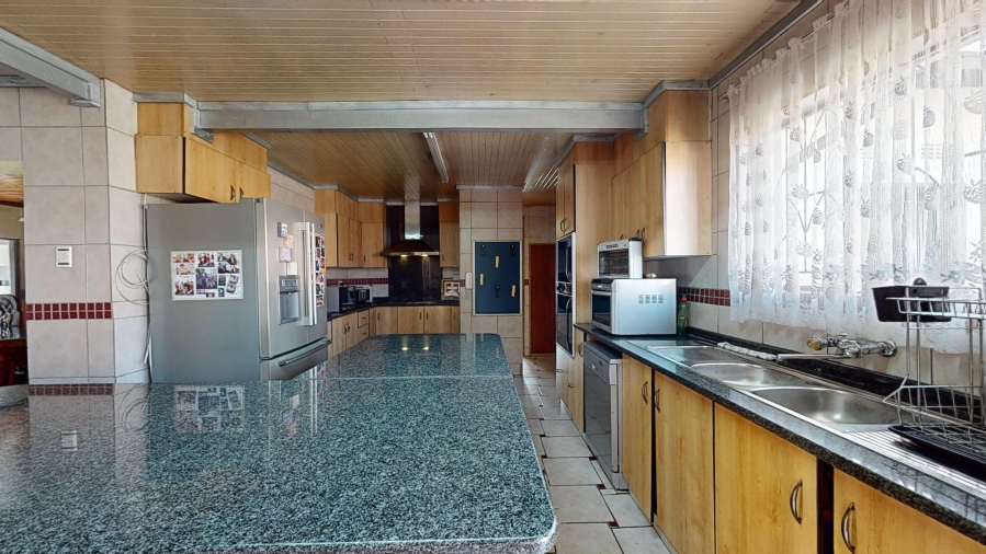 4 Bedroom Property for Sale in Mackenzie Park Gauteng