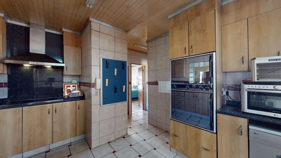 4 Bedroom Property for Sale in Mackenzie Park Gauteng