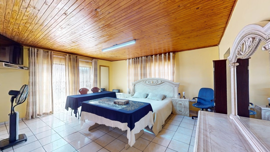 4 Bedroom Property for Sale in Mackenzie Park Gauteng