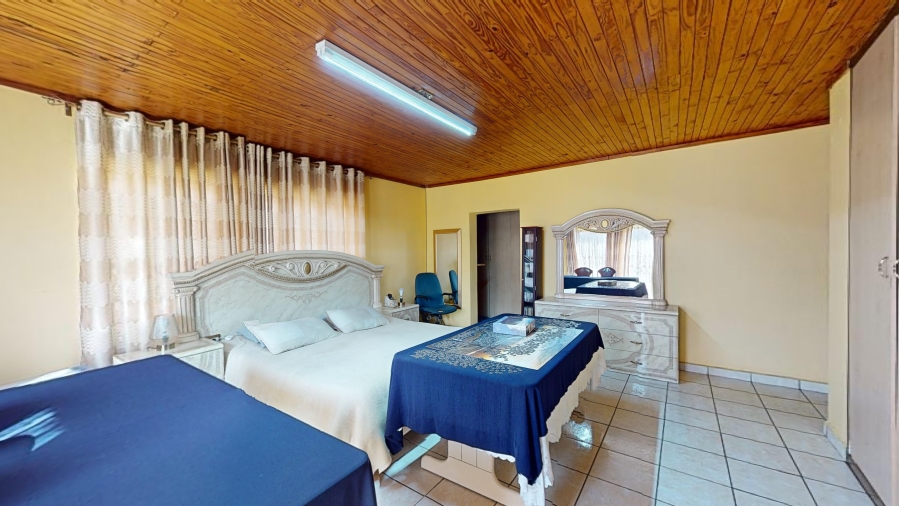 4 Bedroom Property for Sale in Mackenzie Park Gauteng