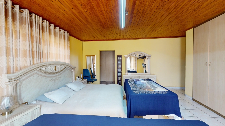 4 Bedroom Property for Sale in Mackenzie Park Gauteng