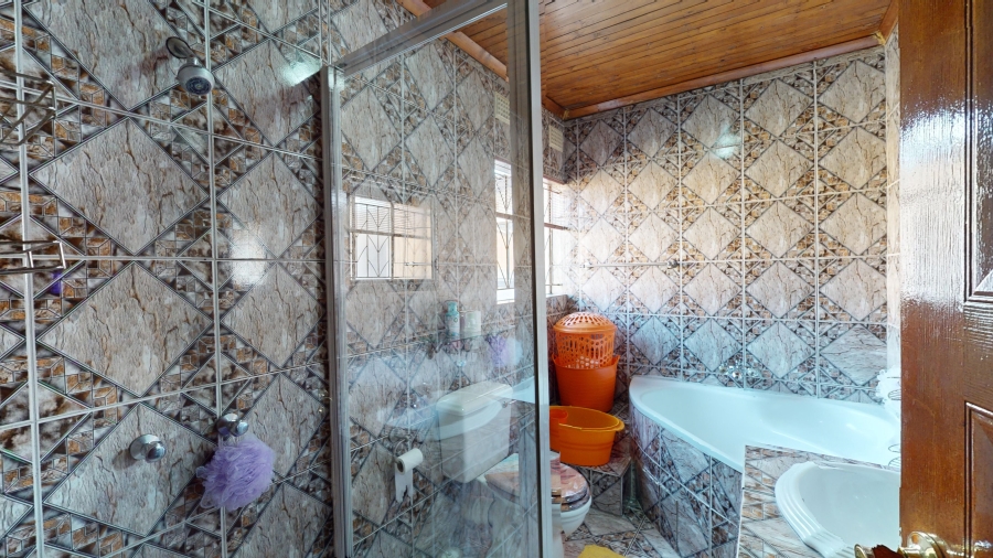 4 Bedroom Property for Sale in Mackenzie Park Gauteng