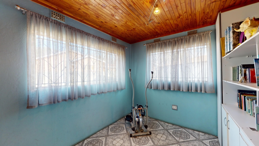 4 Bedroom Property for Sale in Mackenzie Park Gauteng