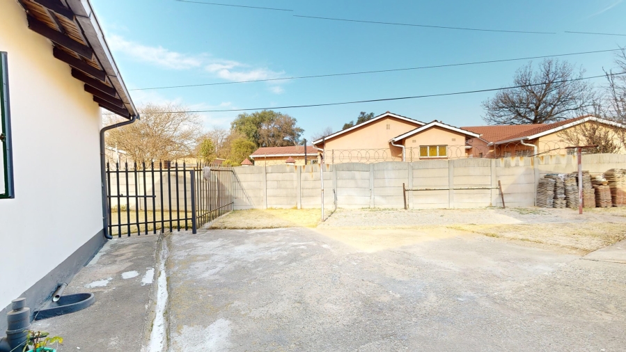4 Bedroom Property for Sale in Mackenzie Park Gauteng