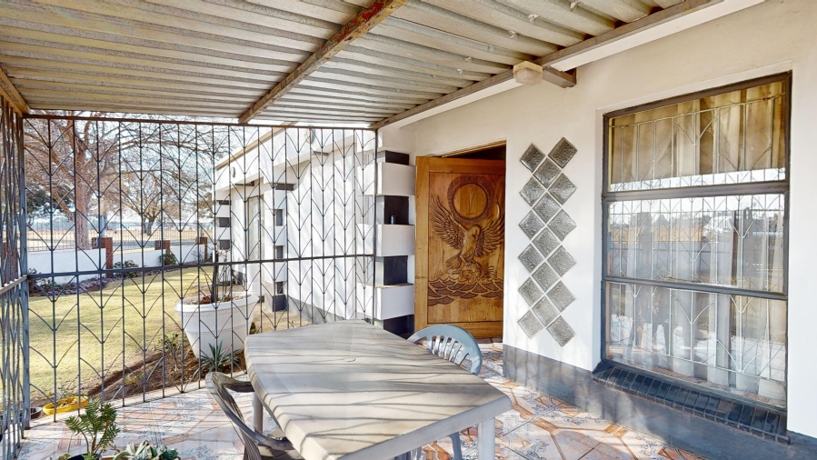 4 Bedroom Property for Sale in Mackenzie Park Gauteng