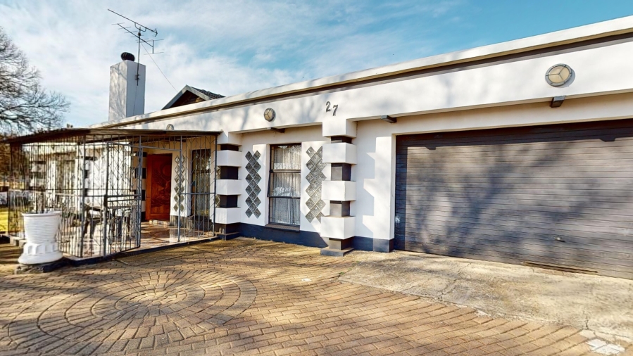 4 Bedroom Property for Sale in Mackenzie Park Gauteng
