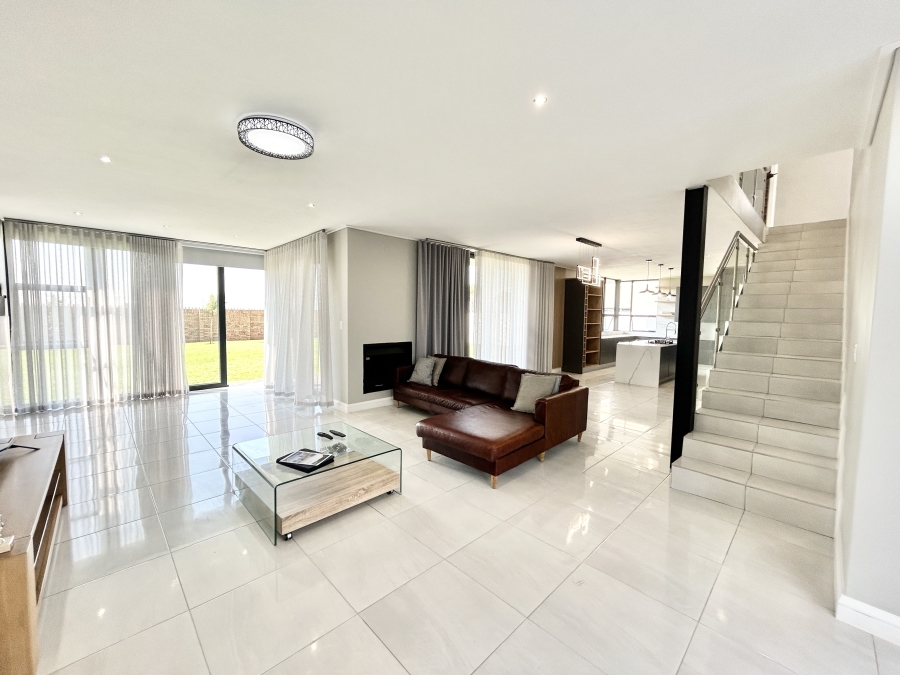 To Let 4 Bedroom Property for Rent in Midstream Heights Gauteng