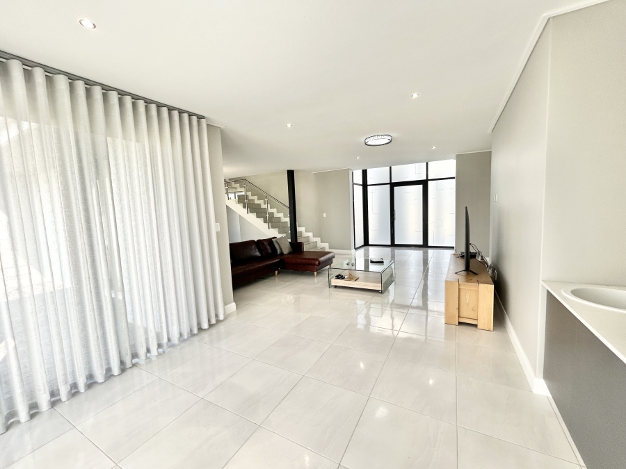 To Let 4 Bedroom Property for Rent in Midstream Heights Gauteng