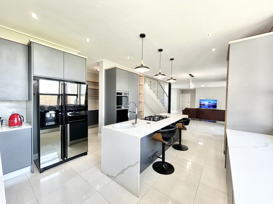 To Let 4 Bedroom Property for Rent in Midstream Heights Gauteng