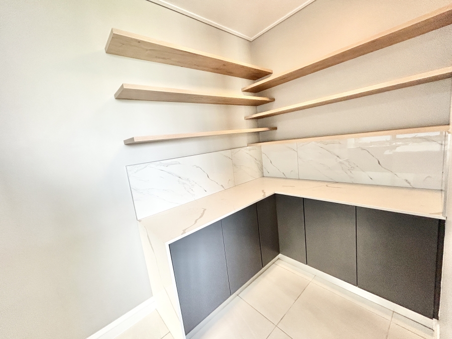 To Let 4 Bedroom Property for Rent in Midstream Heights Gauteng