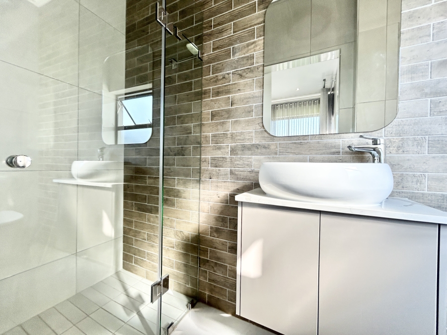 To Let 4 Bedroom Property for Rent in Midstream Heights Gauteng