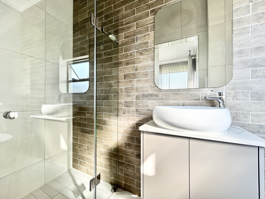 To Let 4 Bedroom Property for Rent in Midstream Heights Gauteng