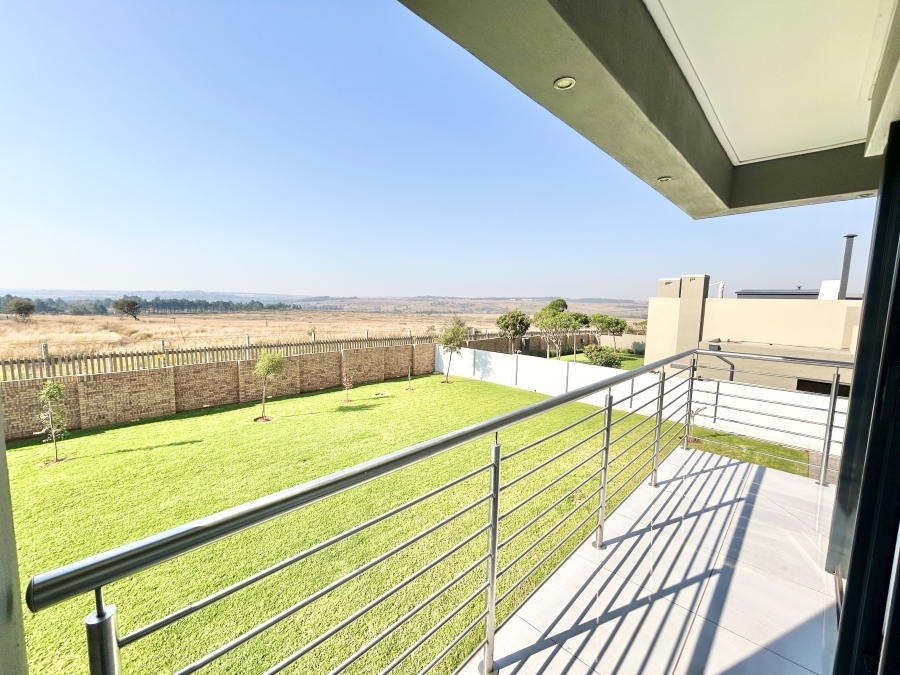 To Let 4 Bedroom Property for Rent in Midstream Heights Gauteng