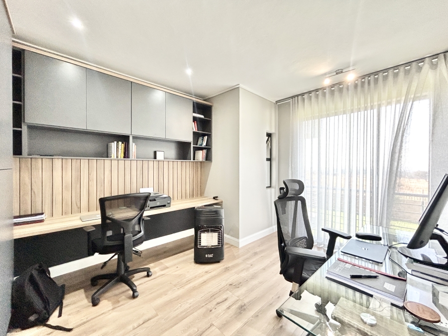 To Let 4 Bedroom Property for Rent in Midstream Heights Gauteng