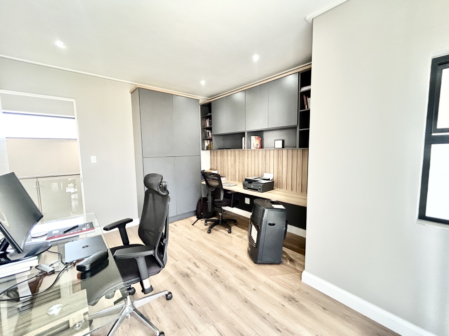 To Let 4 Bedroom Property for Rent in Midstream Heights Gauteng