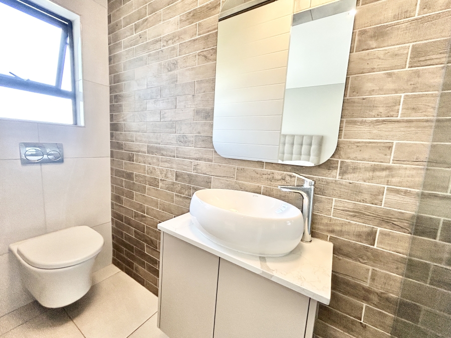 To Let 4 Bedroom Property for Rent in Midstream Heights Gauteng