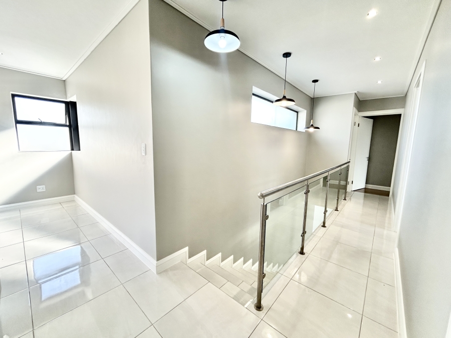 To Let 4 Bedroom Property for Rent in Midstream Heights Gauteng