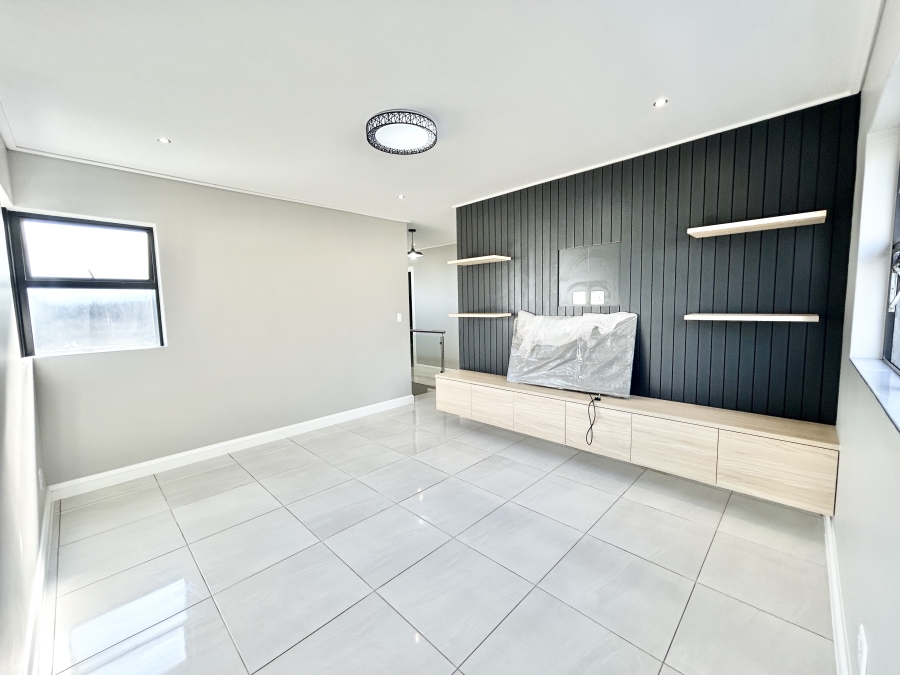 To Let 4 Bedroom Property for Rent in Midstream Heights Gauteng