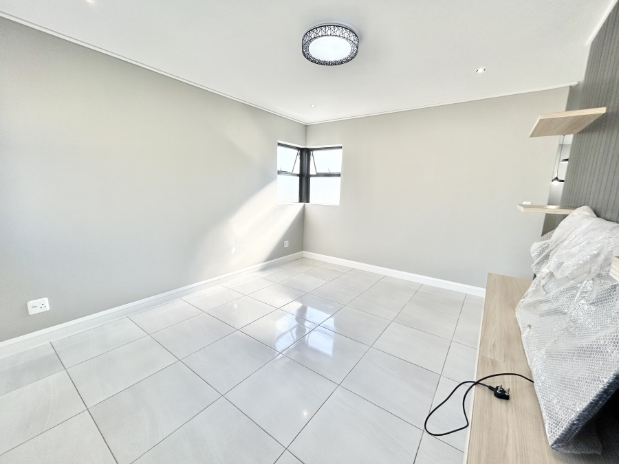 To Let 4 Bedroom Property for Rent in Midstream Heights Gauteng