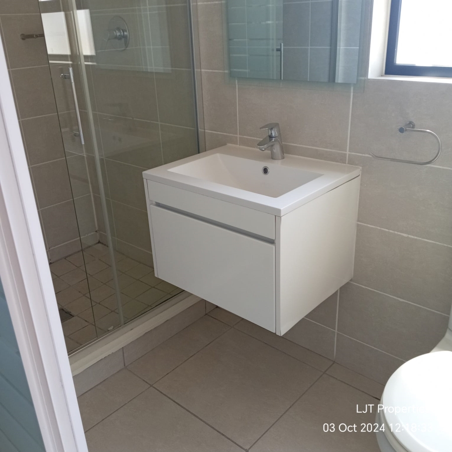 To Let 1 Bedroom Property for Rent in Modderfontein Gauteng