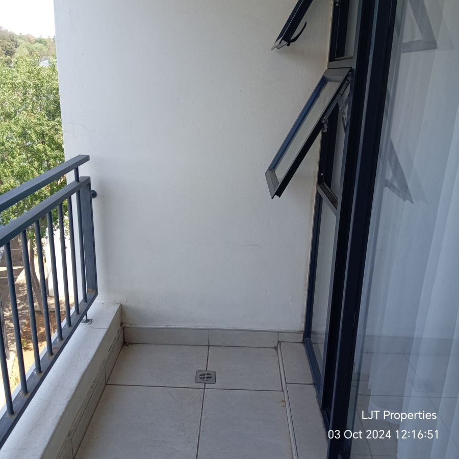 To Let 1 Bedroom Property for Rent in Modderfontein Gauteng
