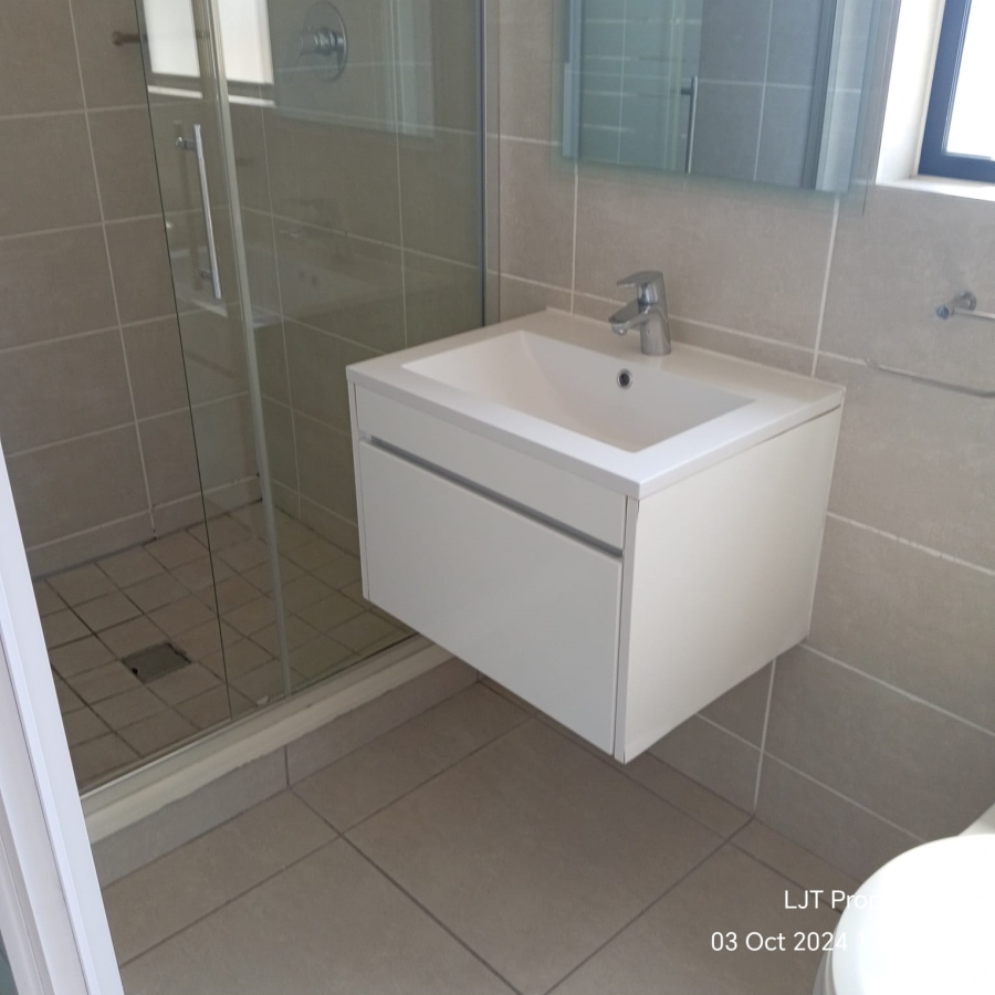 To Let 1 Bedroom Property for Rent in Modderfontein Gauteng