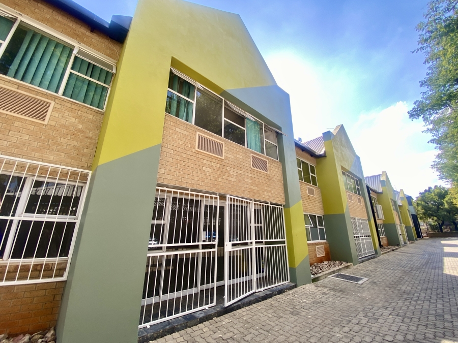 To Let commercial Property for Rent in Grand Central Gauteng