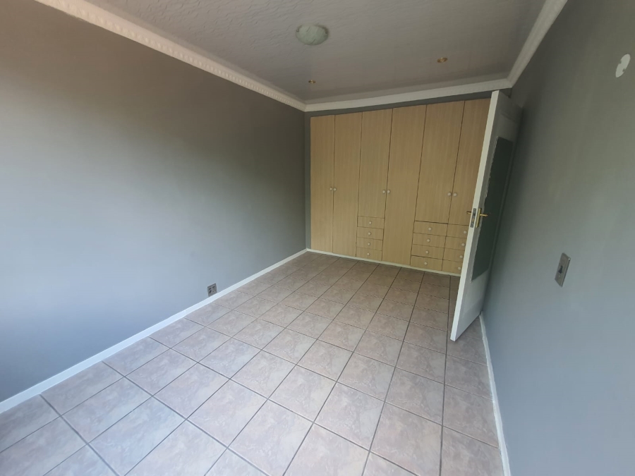 To Let 2 Bedroom Property for Rent in Three Rivers Proper Gauteng