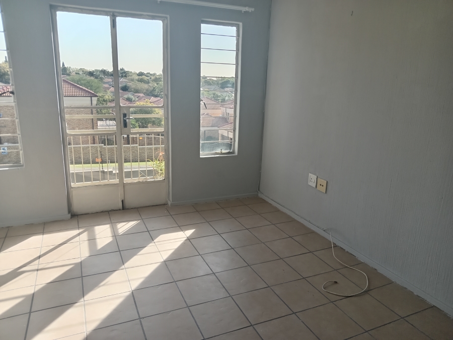To Let 2 Bedroom Property for Rent in Radiokop Gauteng