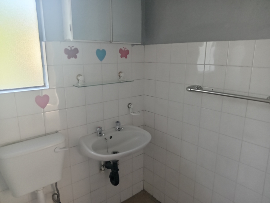 To Let 2 Bedroom Property for Rent in Radiokop Gauteng