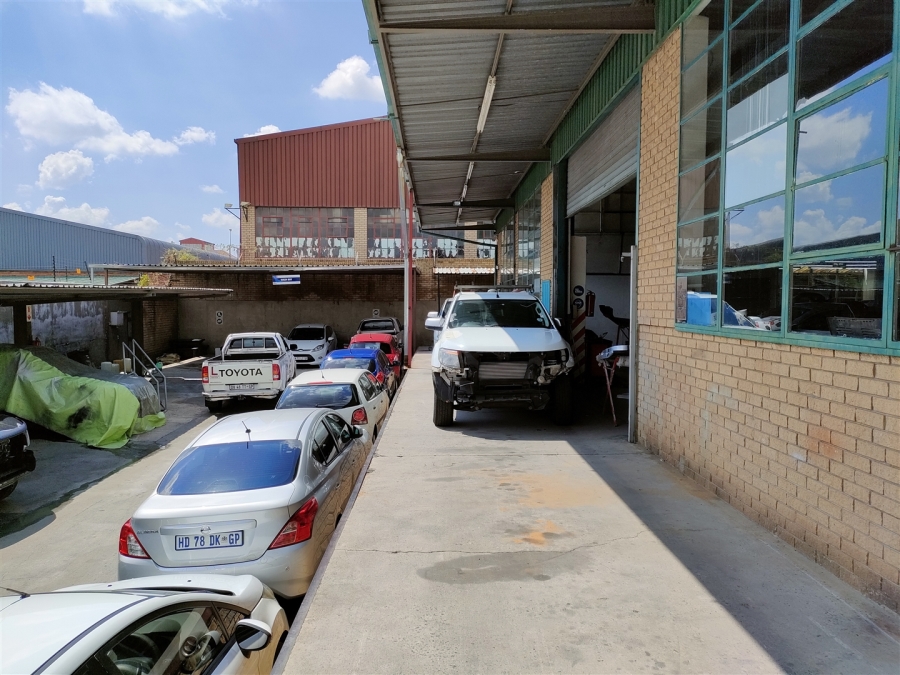 To Let Commercial Property for Rent in Strijdom Park Gauteng