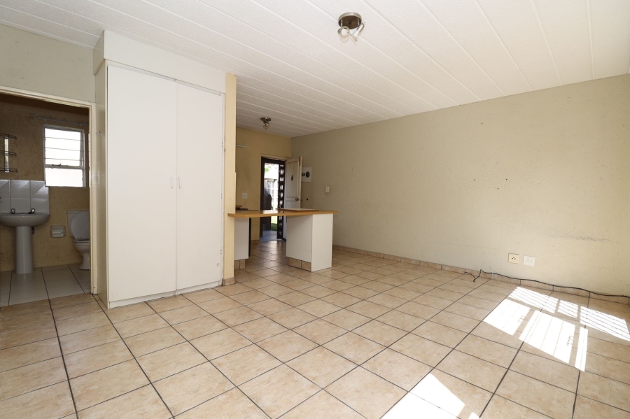 0 Bedroom Property for Sale in Wilgeheuwel Gauteng