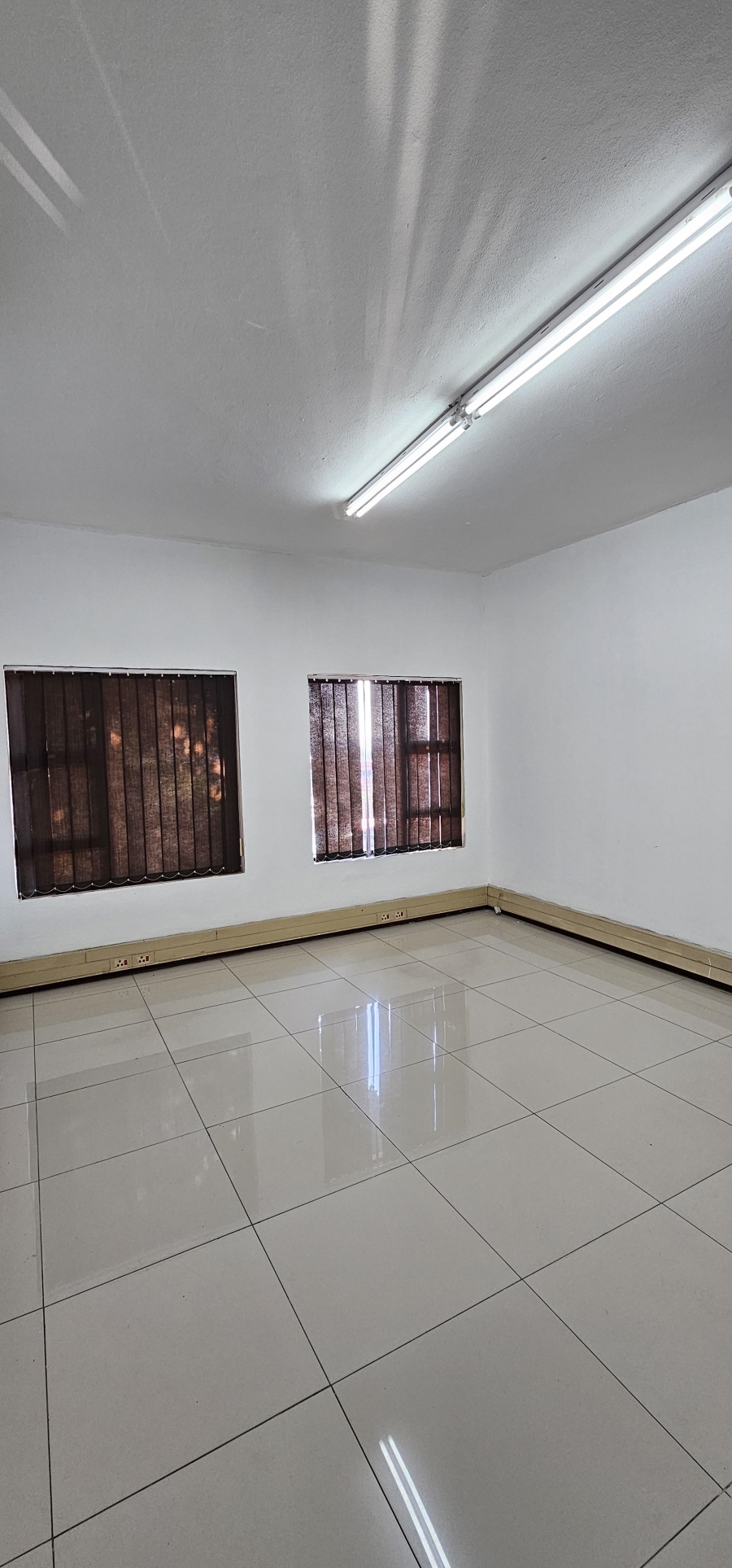 To Let Commercial Property for Rent in Eldoraigne Gauteng