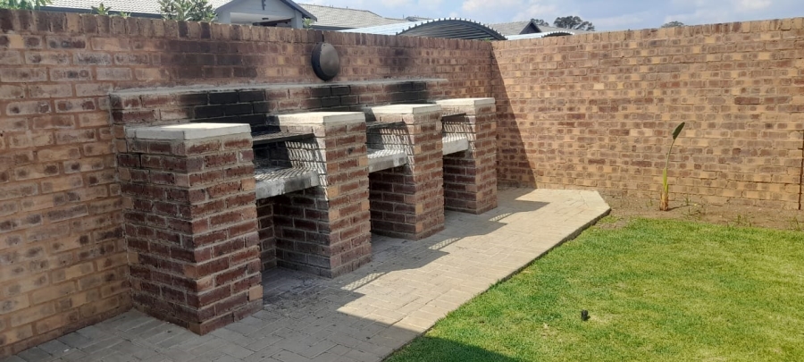 To Let 2 Bedroom Property for Rent in Willow Park Manor Gauteng