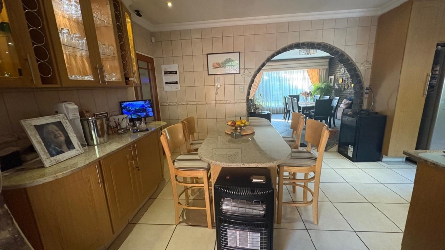 4 Bedroom Property for Sale in Beyers Park Gauteng