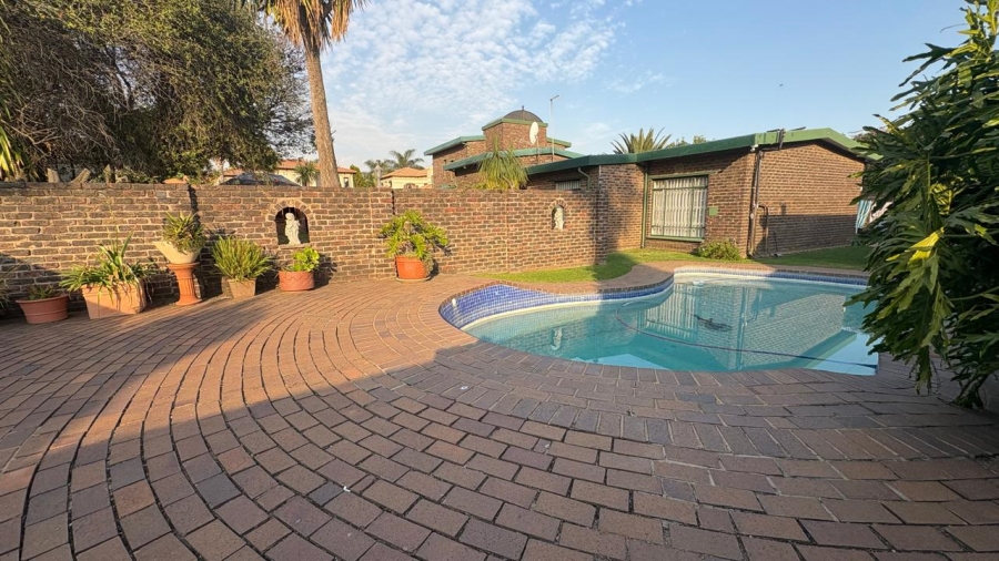 4 Bedroom Property for Sale in Beyers Park Gauteng