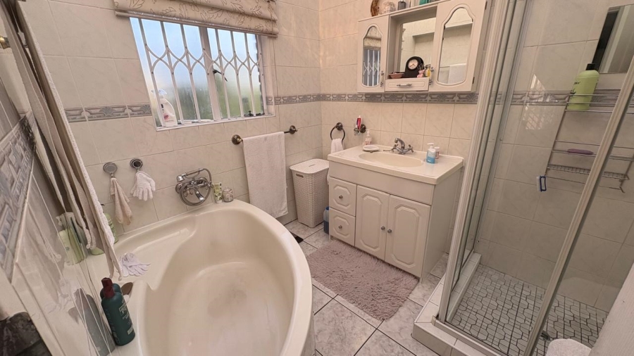 4 Bedroom Property for Sale in Beyers Park Gauteng