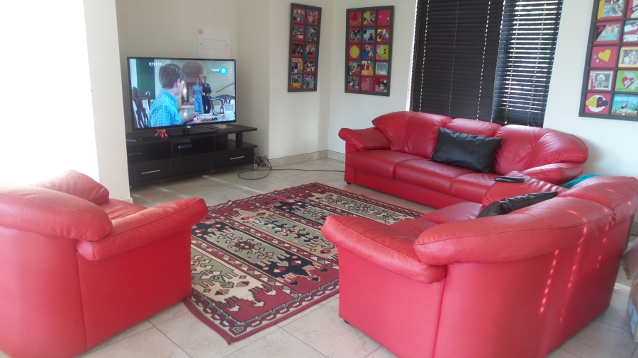 To Let 6 Bedroom Property for Rent in Waterkloof Ridge Gauteng