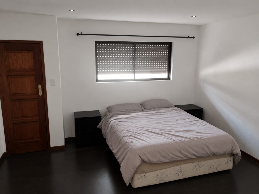 6 Bedroom Property for Sale in Sonneveld Gauteng