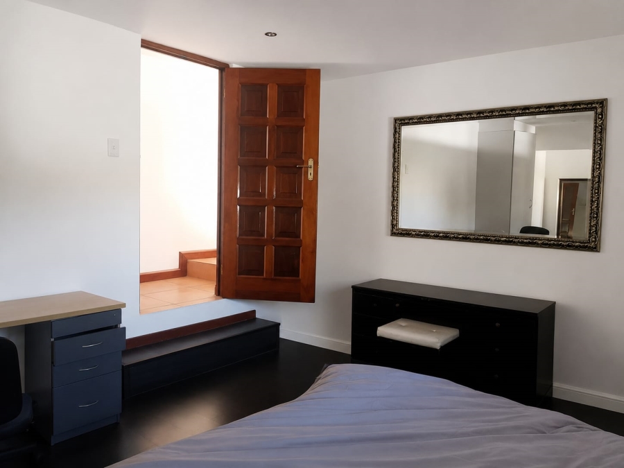 6 Bedroom Property for Sale in Sonneveld Gauteng