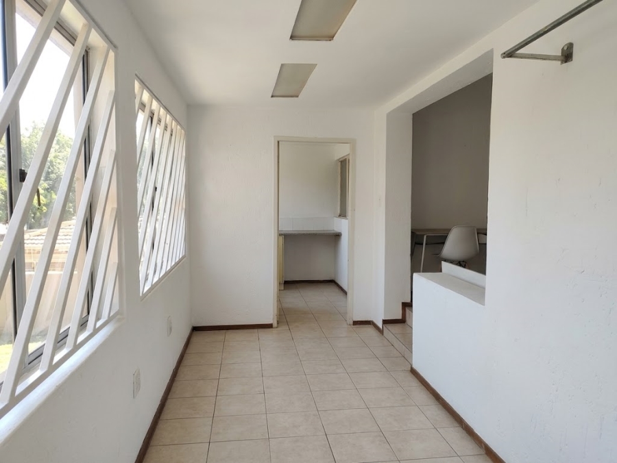 6 Bedroom Property for Sale in Sonneveld Gauteng