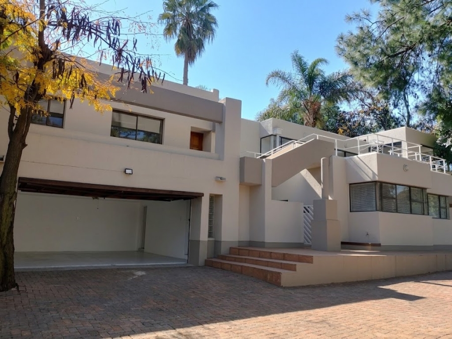 6 Bedroom Property for Sale in Sonneveld Gauteng