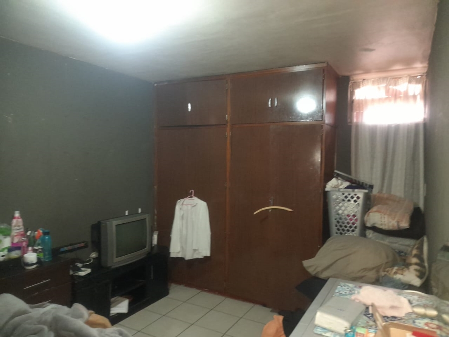 2 Bedroom Property for Sale in Hillbrow Gauteng