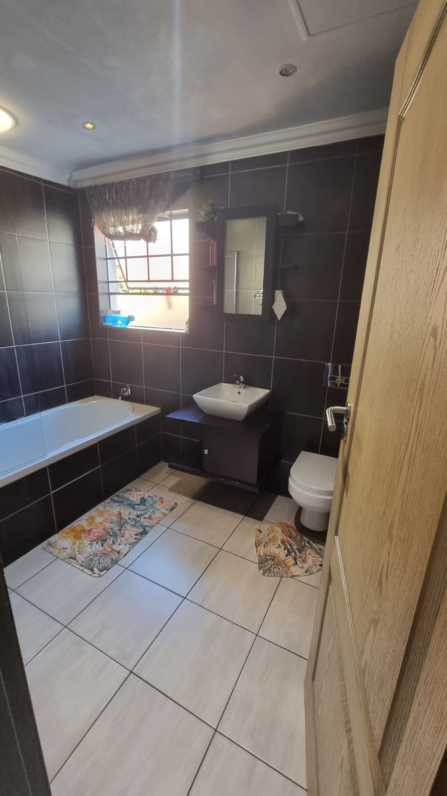 To Let 2 Bedroom Property for Rent in Carenvale Gauteng