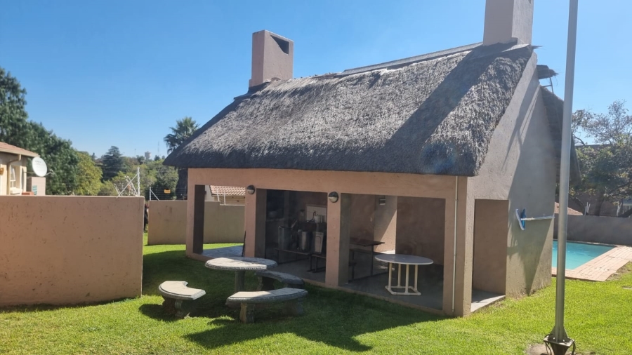 To Let 2 Bedroom Property for Rent in Carenvale Gauteng